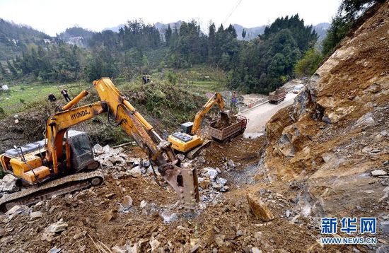 #（社会）（2）山体垮塌致209国道湖北恩施部分路段交通中断