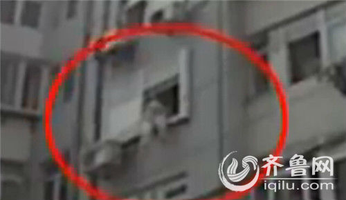青岛16岁女孩欲跳楼轻生父亲：有本事跳下来