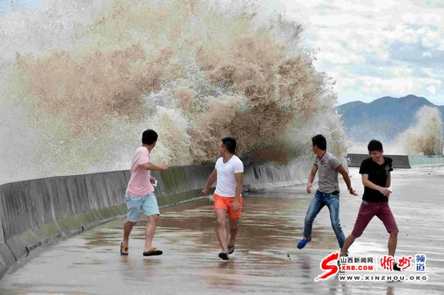 灿鸿将登陆福建沿海现10米浪 启动二级抗台响应
