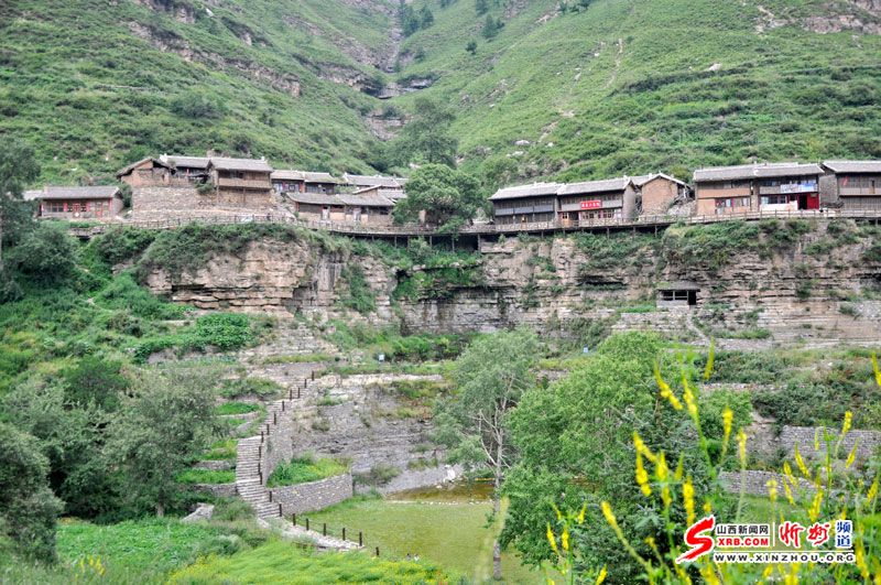 网络媒体看忻州：探秘悬崖上的“空中楼阁”