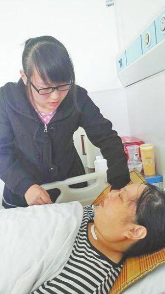“妈妈看不见，我就是她的眼”